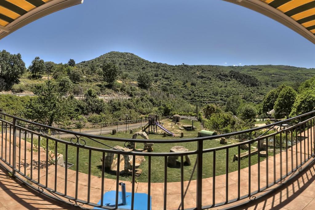 Apartamentos Rurales El Solitario Banos De Montemayor Eksteriør bilde